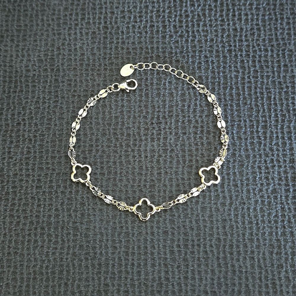 Mia Fiore Stationary Gold💛 Open Clovers🍀 Bracelet - NWT